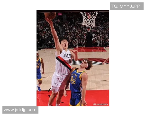 浓眉半场表现亮眼12投6中 罚球全中收获16分8板1助1断1帽 浓眉半场表现亮眼12投6中 罚球全中收获16分8板1助1断1帽